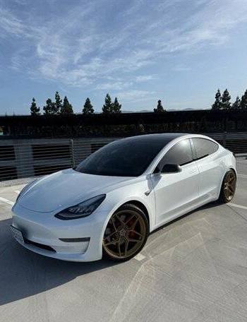 TESLA MODEL 3 2019 5YJ3E1EB0KF413670 image
